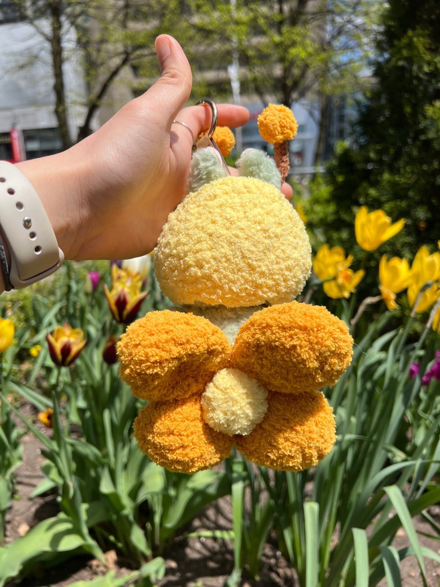 Bubble bee labubu clothes